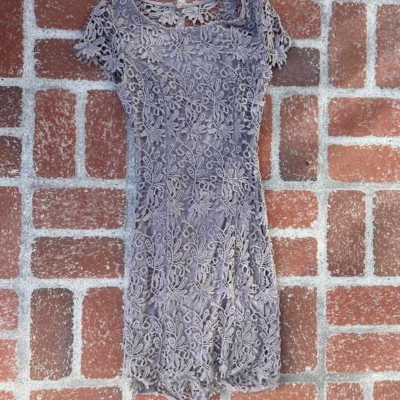 Lulus lace backless dress - Picture 4 of 5